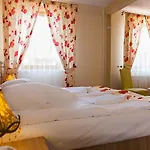 Bed & Breakfast Sloneczny Port 4*